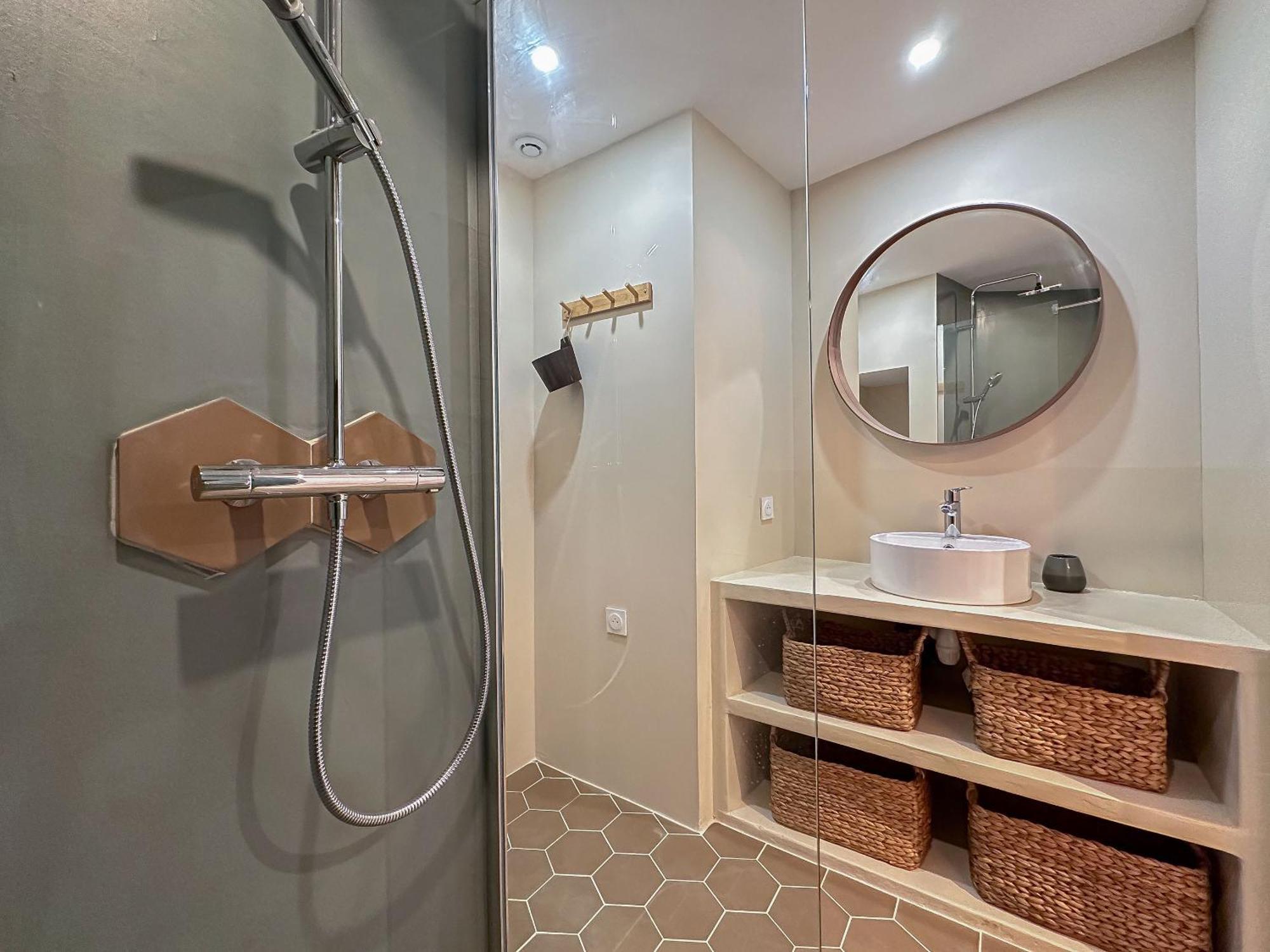 L'Atelier Des Vignes Villa Saint-Pantaleon  ภายนอก รูปภาพ